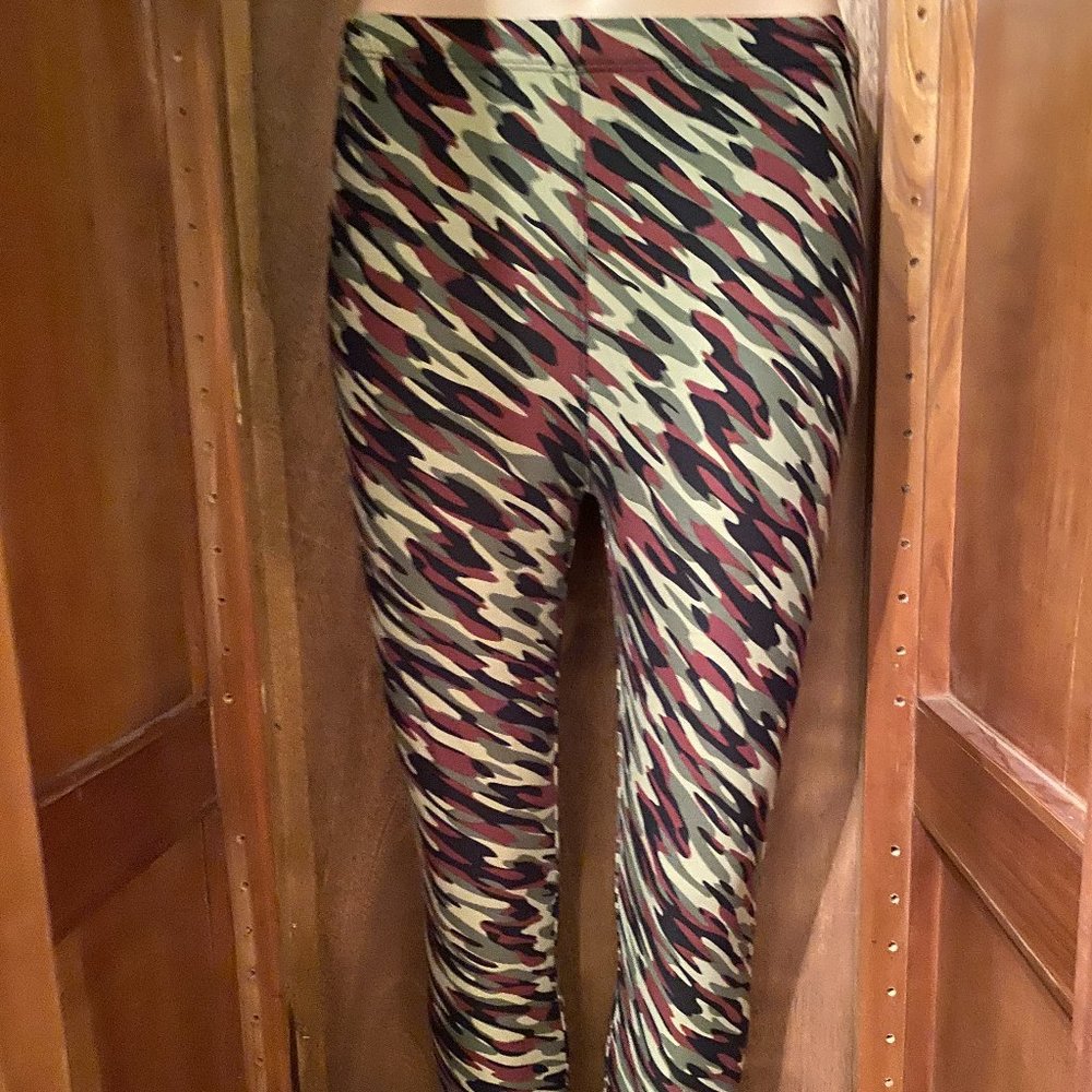 Novelty Leggings- Camo print